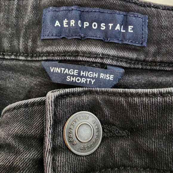 Aeropostale Womens Shorts Size 14 Denim Ripped Vintage High Rise Shorty Raw Hem - Picture 5 of 8